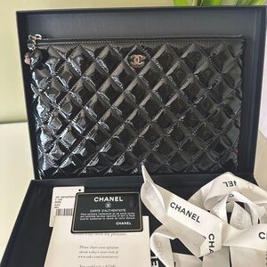 NWT Authentic Chanel Zipped Clutch with CC Heart Charm 🖤